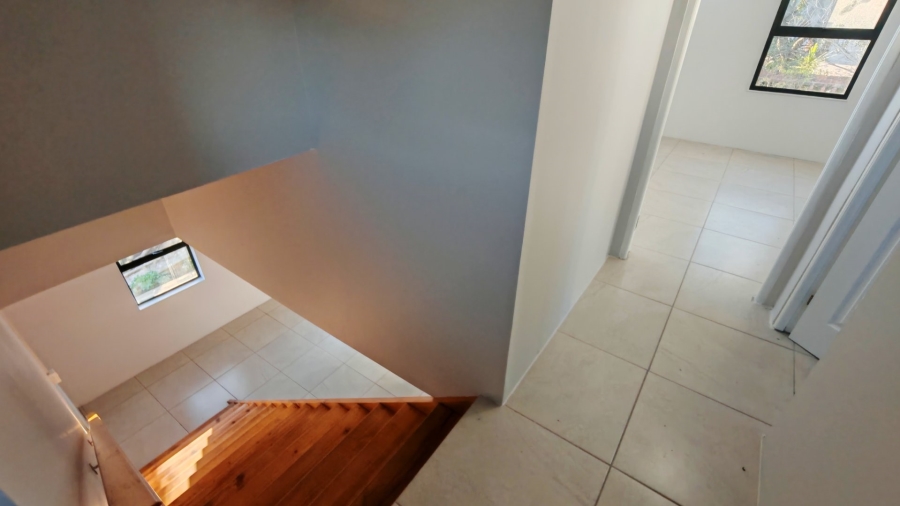 5 Bedroom Property for Sale in Fraaiuitsig Western Cape